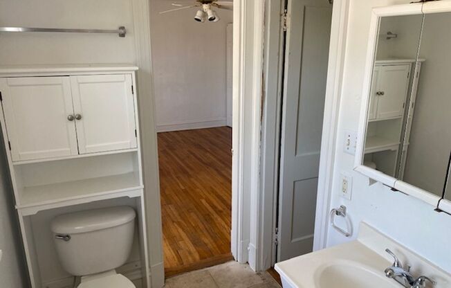 2 beds, 1 bath, $1,490, Unit 10