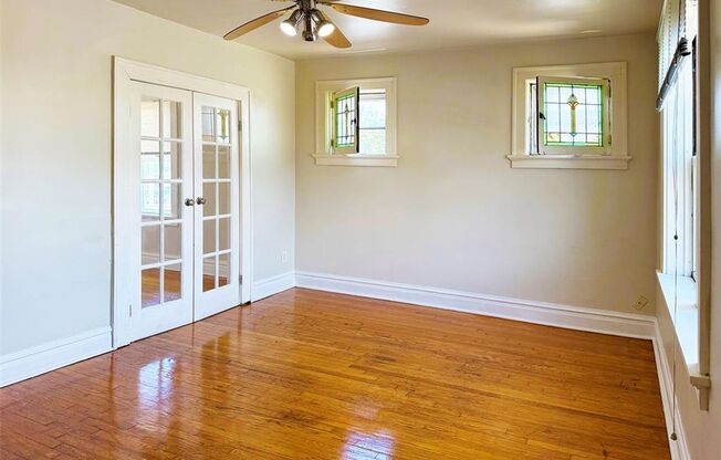 2 beds, 1 bath, 888 sqft, $1,275, Unit Arsenal Street-6328