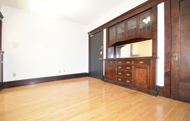 1 bed, 1 bath, 410 sqft, $995, Unit 5 - 128 - 201