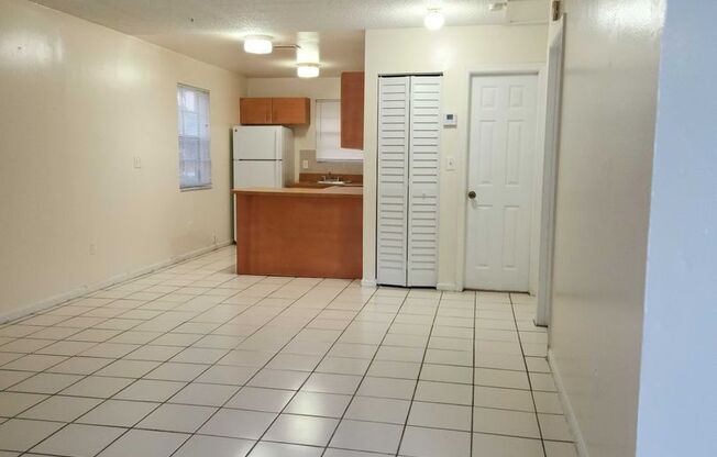 2 beds, 1 bath, $1,885