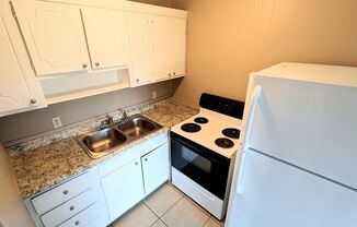 1 bed, 1 bath, 551 sqft, $925, Unit Unit #14