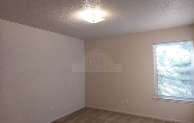 3 beds, 2 baths, $1,175, Unit 509 Ave B West Unit A