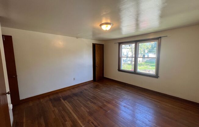 2 beds, 1 bath, $925, Unit 81 N. Sprague Avenue