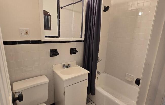 1 bed, 1 bath, $2,700, Unit 2A