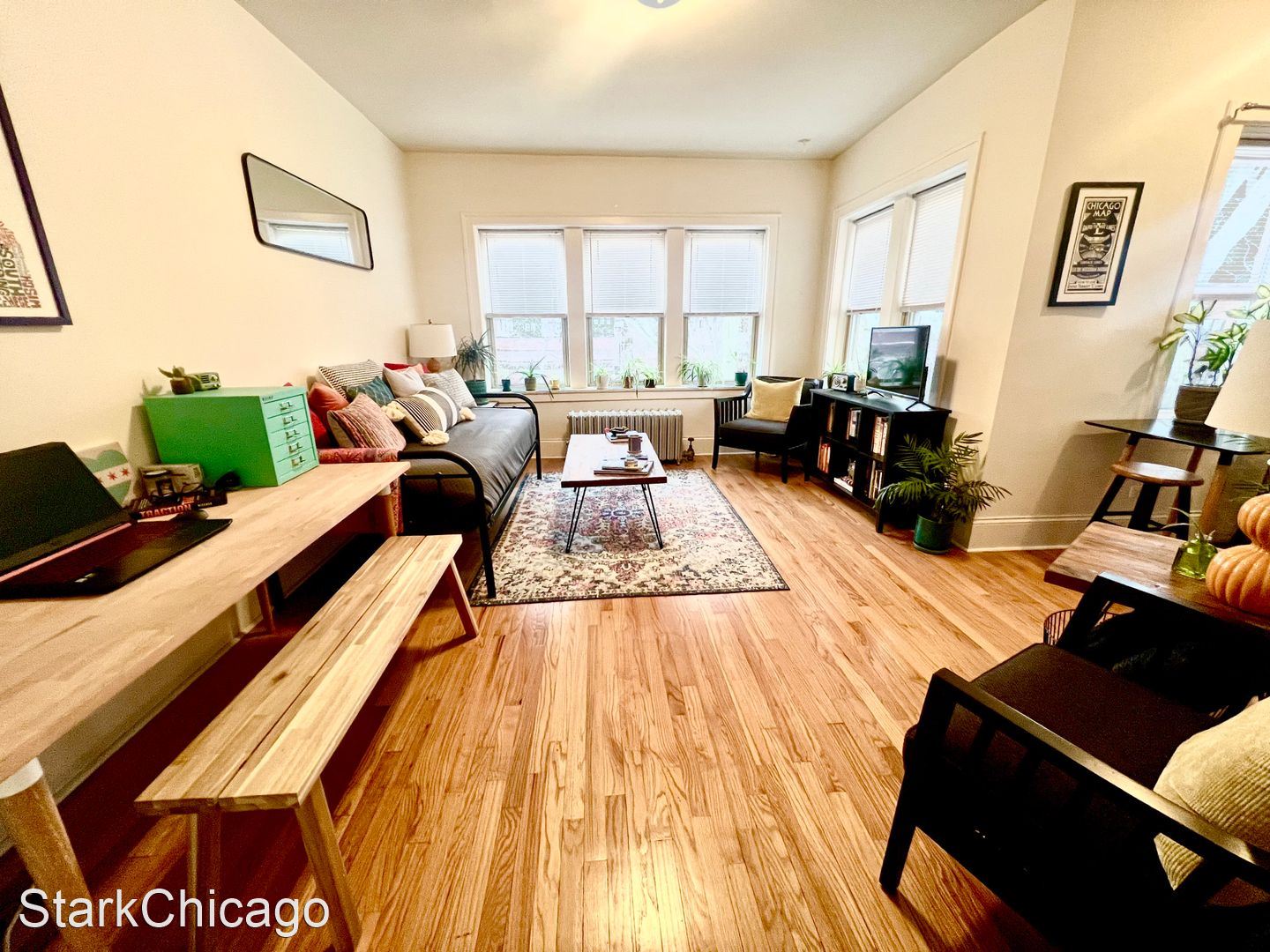 643941 N Newgard Ave. Chicago, IL ApartmentAdvisor