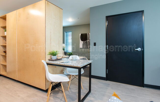 1 bed, 1 bath, 500 sqft, $825, Unit 305