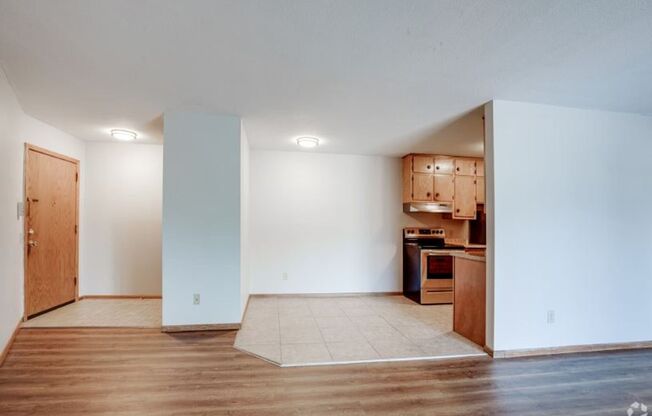 2 beds, 1 bath, 1,000 sqft, $1,299, Unit 3737-204