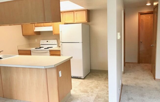 1 bed, 1 bath, 628 sqft, $1,355, Unit 32