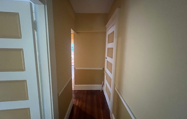 2 beds, 1 bath, 800 sqft, $2,800, Unit 2