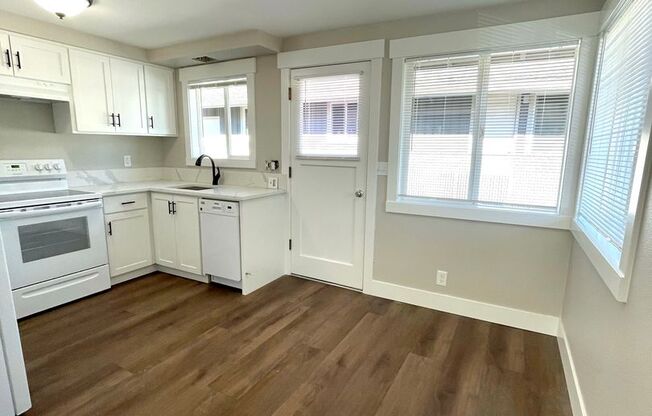 2 beds, 1 bath, $1,295