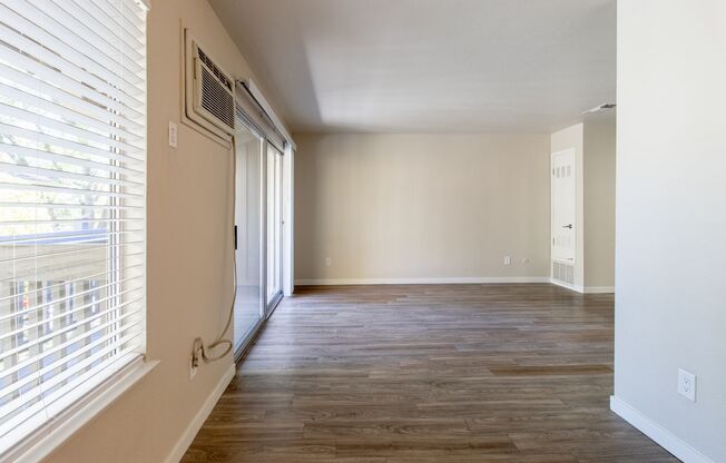 Studio, 1 bath, 360 sqft, $1,425, Unit 65