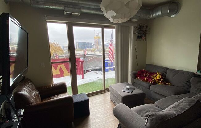 3 beds, 1 bath, $2,145, Unit 502 - Updated