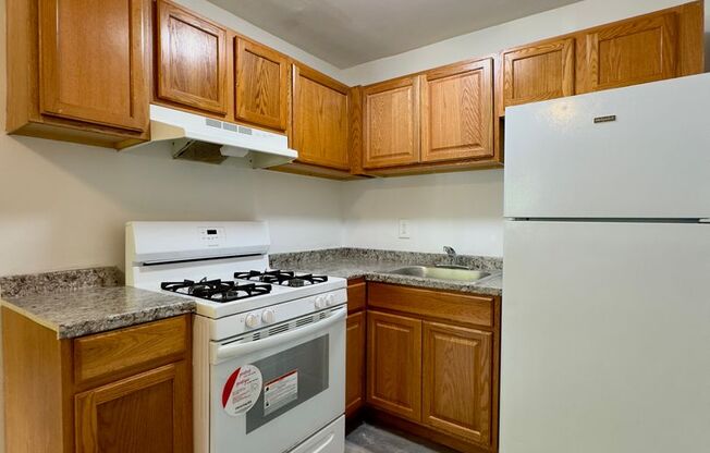 2 beds, 1 bath, $1,249, Unit 3522-A