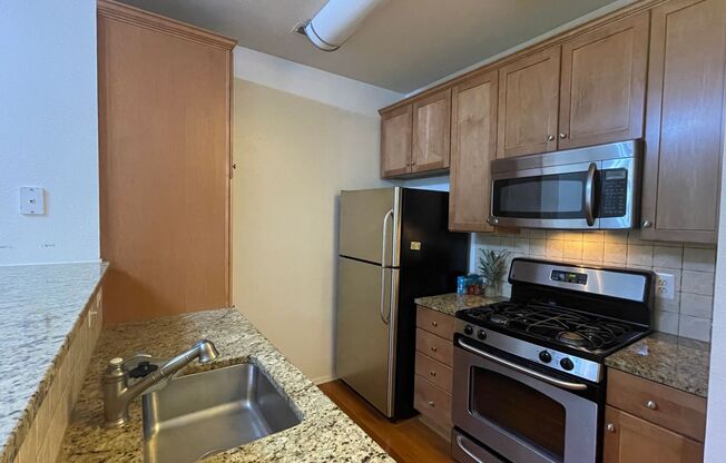 1 bed, 1 bath, $1,800, Unit Unit 2423