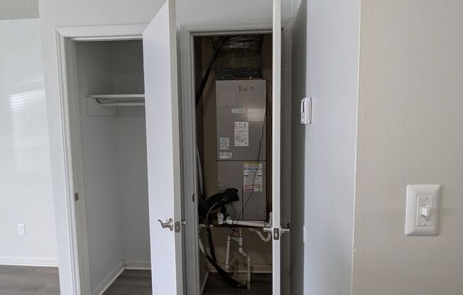 2 beds, 1 bath, 855 sqft, $1,049, Unit 3370-02