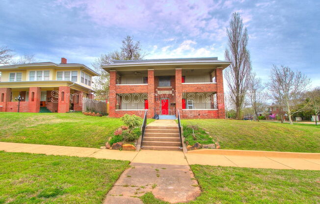 201 NW 17 ST
