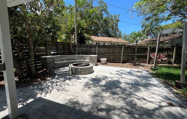 Downtown 2 bedroom with fenced back yard and ALL THE CHARM and an amazing backyard Oasis!