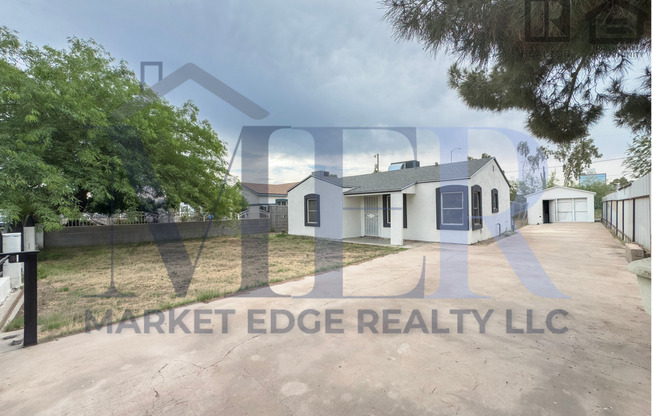 2Bed/1Bath House at AZ-202/24th St! Ready for Immediate Move-In! -- NO HOA! RV PARKING!