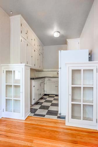 Studio, 1 bath, 425 sqft, $1,225