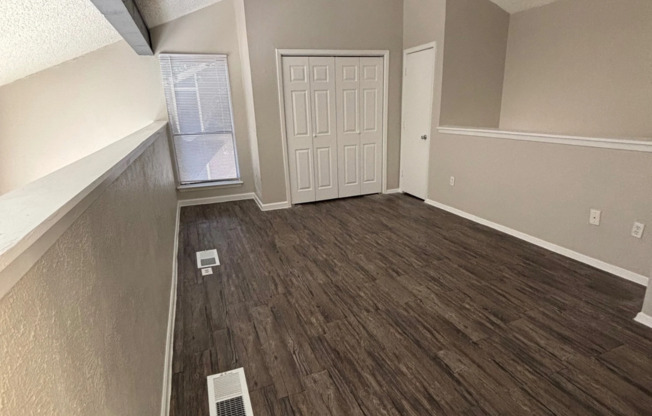 1 bed, 1 bath, 702 sqft, $1,100, Unit 1605