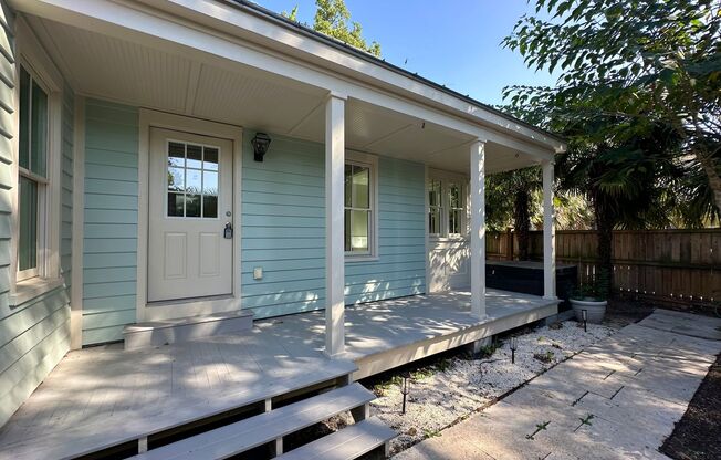 Charming One Bedroom Carriage Home in Downtown Charleston