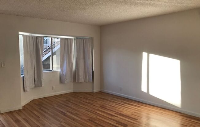 2 beds, 1 bath, 750 sqft, $2,095, Unit 0003