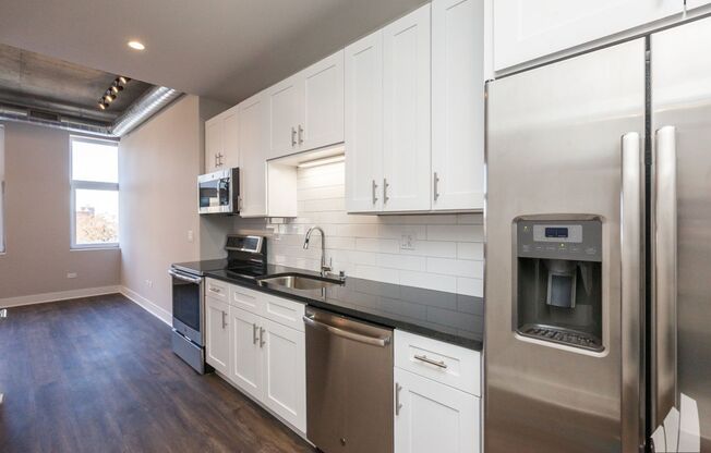 Studio, 1 bath, 470 sqft, $1,950, Unit 3833-402