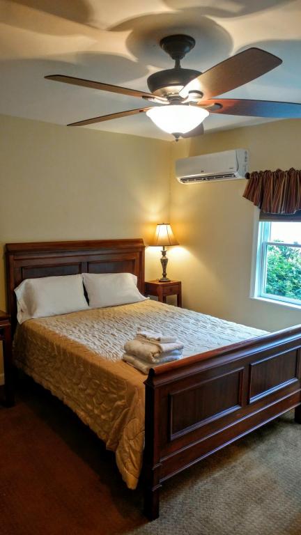 1 bed, 1 bath, 700 sqft, $4,950