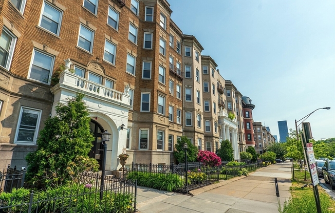 1 bed, 1 bath, 345 sqft, $2,700, Unit 16