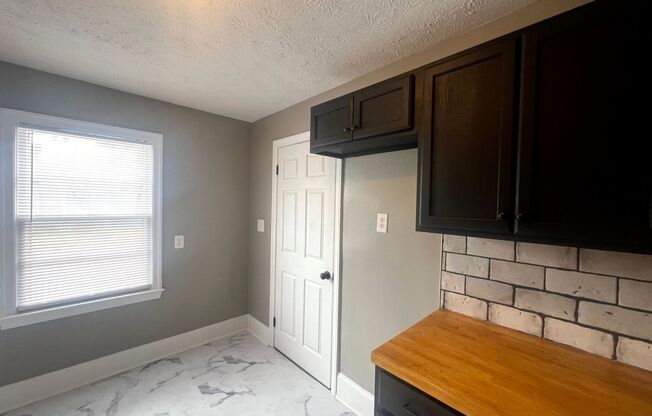 2 beds, 1 bath, $1,150