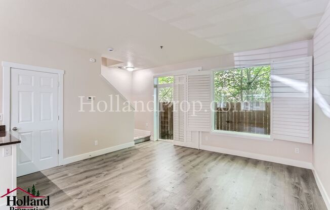 Charming 2-Bedroom Retreat in Prime Hillsboro Location