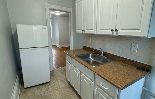 1 bed, 1 bath, $925, Unit 3rd Floor