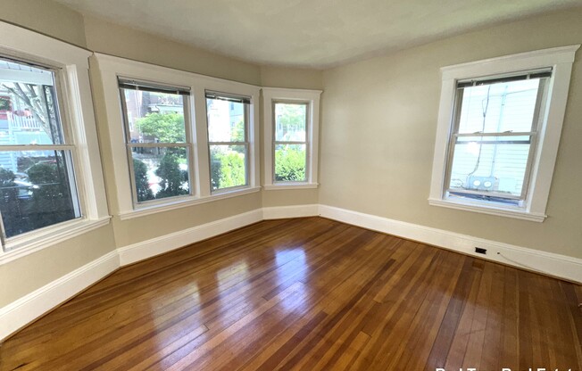 20 HUNNEWELL AVE