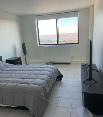 1 bed, 1 bath, 800 sqft, $2,600, Unit 19D