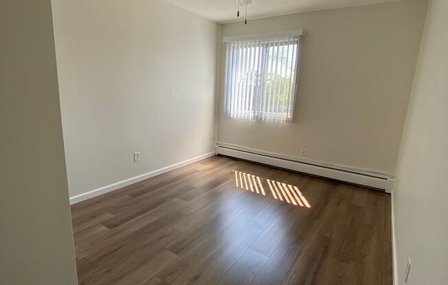 2 beds, 1 bath, 925 sqft, $1,489, Unit 2669-212