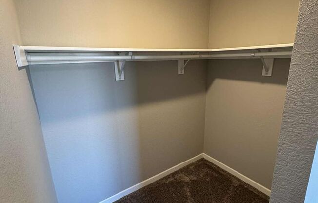 2 beds, 1 bath, 966 sqft, $1,175, Unit 3501-103