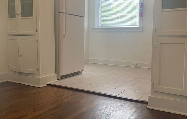 Studio, 1 bath, 636 sqft, $750, Unit B-8