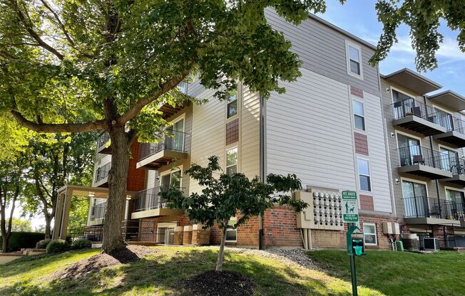 1 bed, 1 bath, 784 sqft, $1,125, Unit 7600107