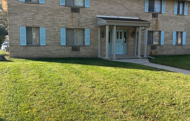 10621 W Lincoln Ave