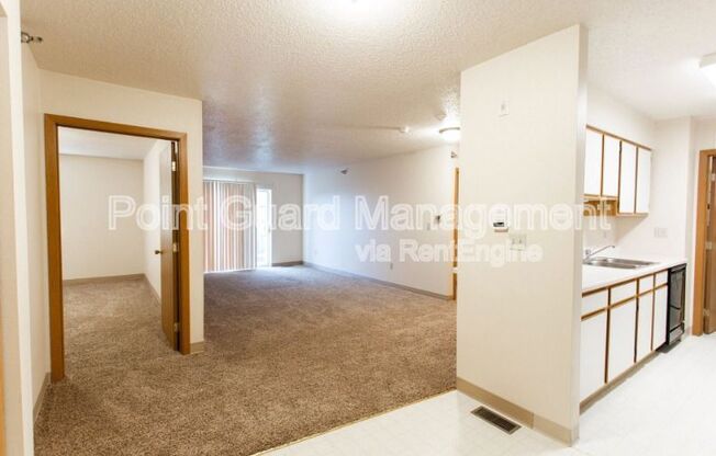 2608 N CAREER AVE