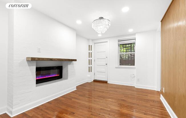 118 WILLOUGHBY AVE