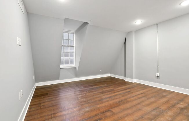 19 East Fayette