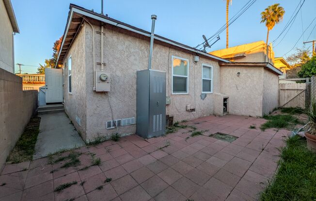 242 E. Del Amo Blvd.