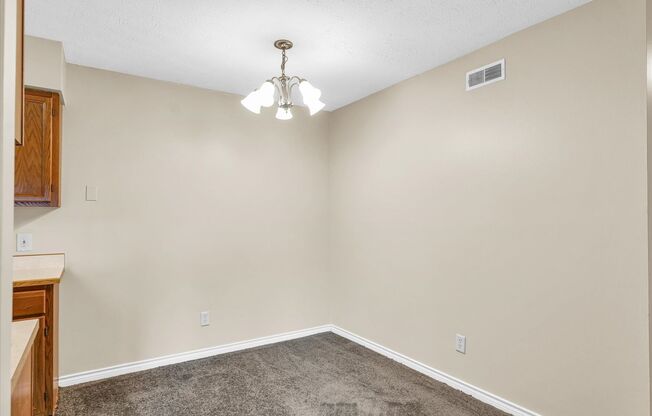 2 beds, 2 baths, 1,014 sqft, $1,194, Unit K7