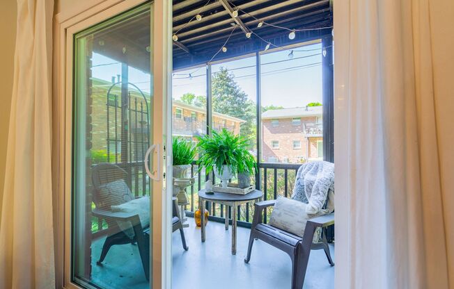 2 beds, 1 bath, $2,275, Unit # 7A