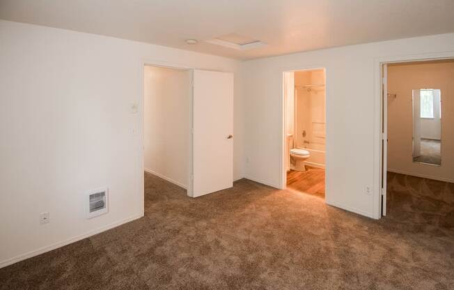 Clackamas Trails Vacant Apartment Primary Bedroom Bathroom With Walk In Closet at Clackamas Trails Apartments, Oregon, 97222
