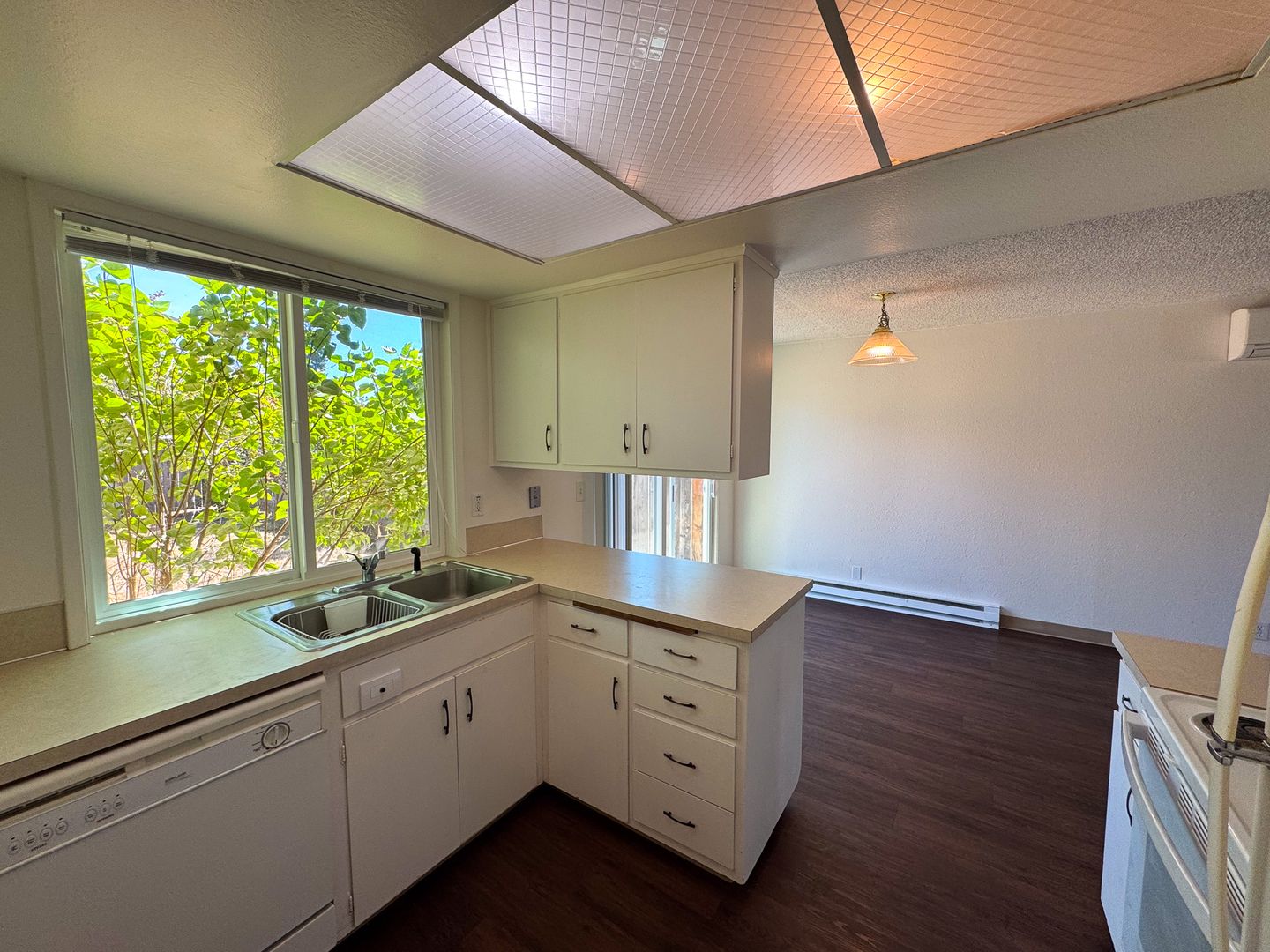 3 Bedroom Duplex off Gilham Rd.