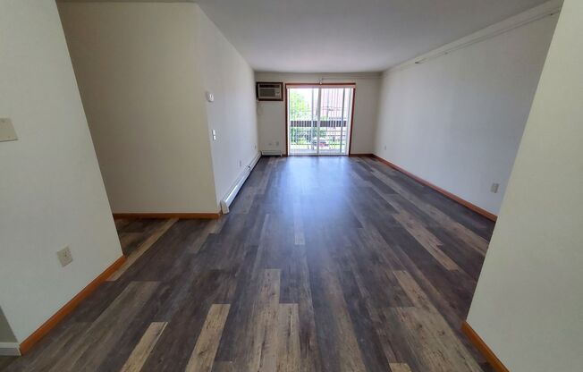 2 beds, 1 bath, 800 sqft, $1,389, Unit 4526-1