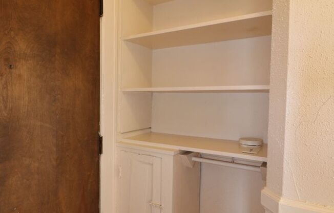 Studio, 1 bath, 350 sqft, $1,100, Unit Q