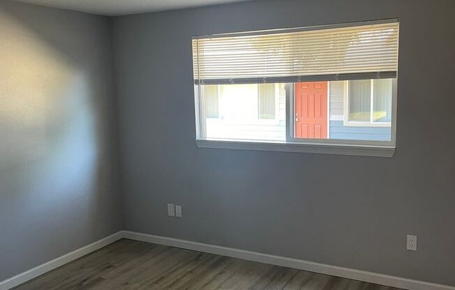 2 beds, 1 bath, 800 sqft, $1,350, Unit 431-01-19